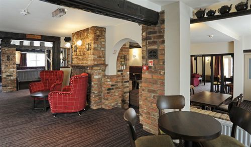 The Red Lion Hotel 3*